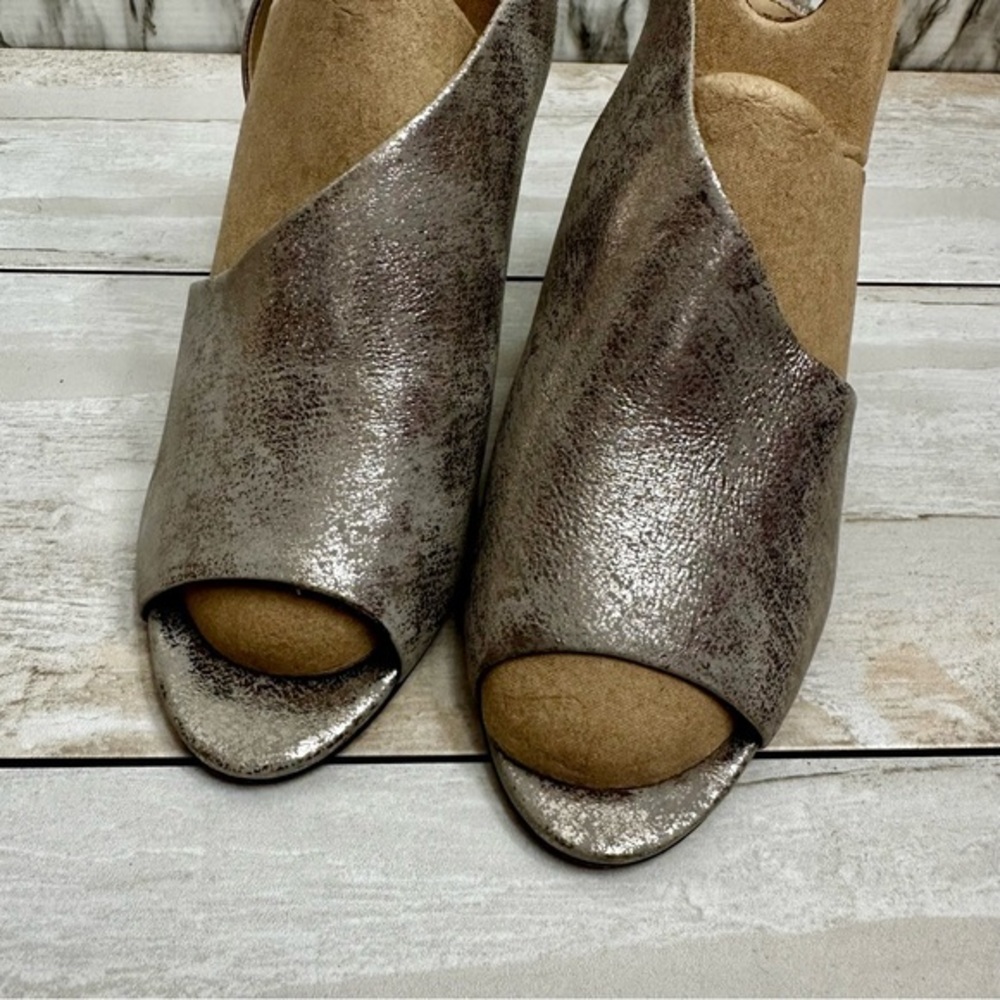 Vince Camuto Distressed Silver Leather Heels Peep-Toe Elegance Sling Back Shiney